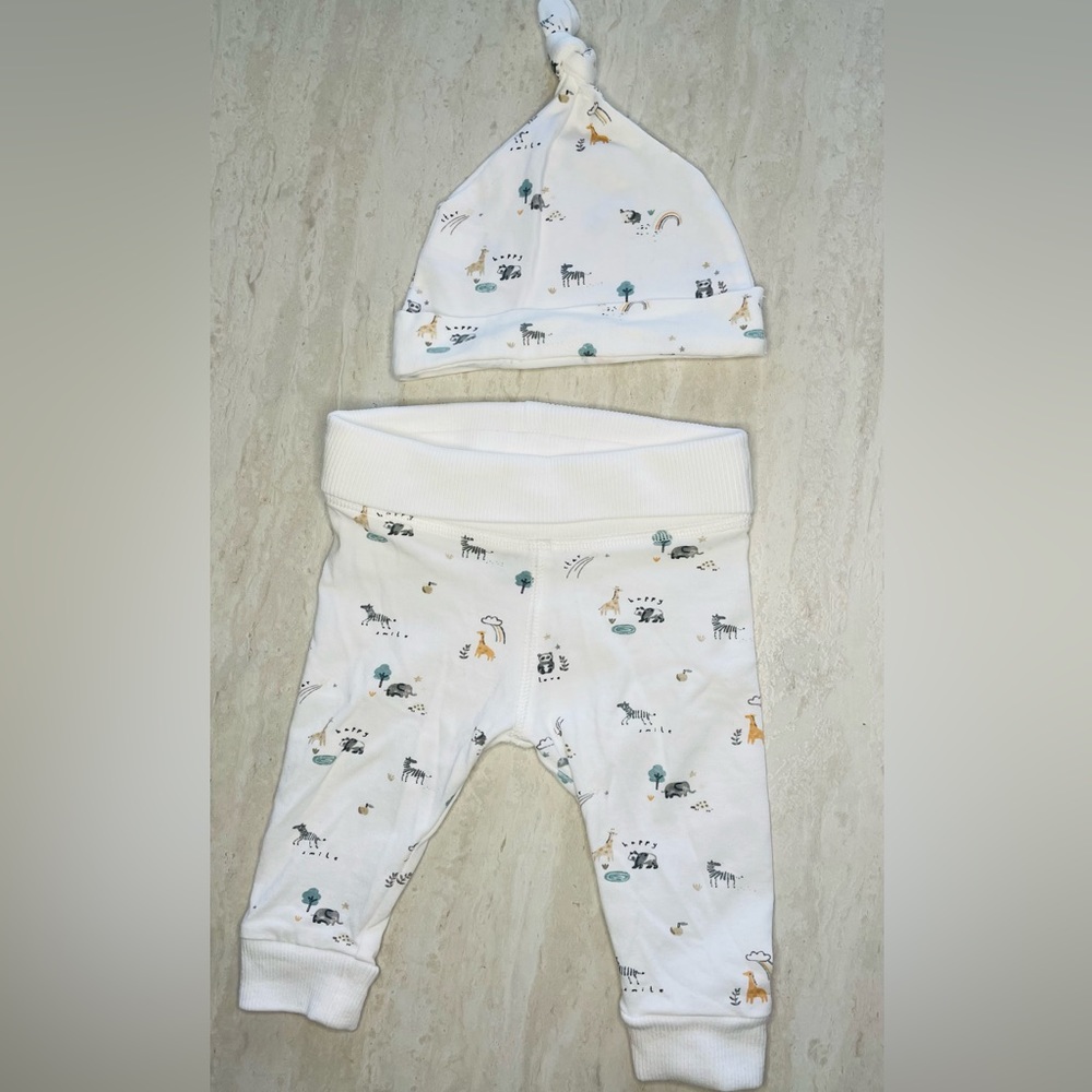 2 piece matching pants and hat. 0-3 M
